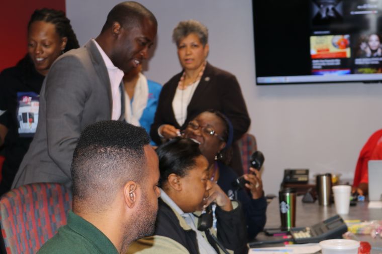 Mayor Levar Stoney Drops By To Help "Send A Kid To Camp"