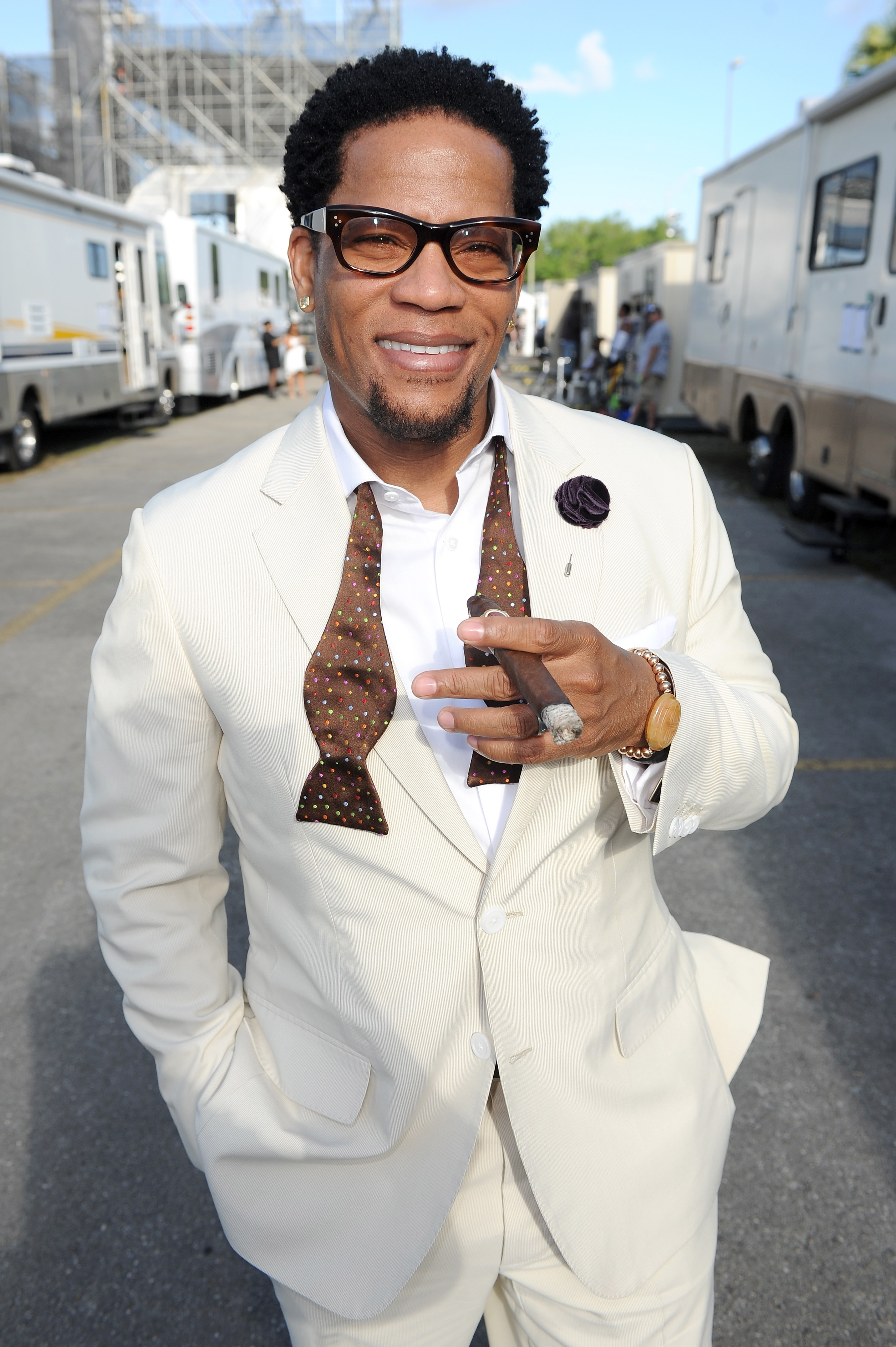 EXCLUSIVE DL Hughley Play Timberlake not Timbaland When Getting  Pulled Over