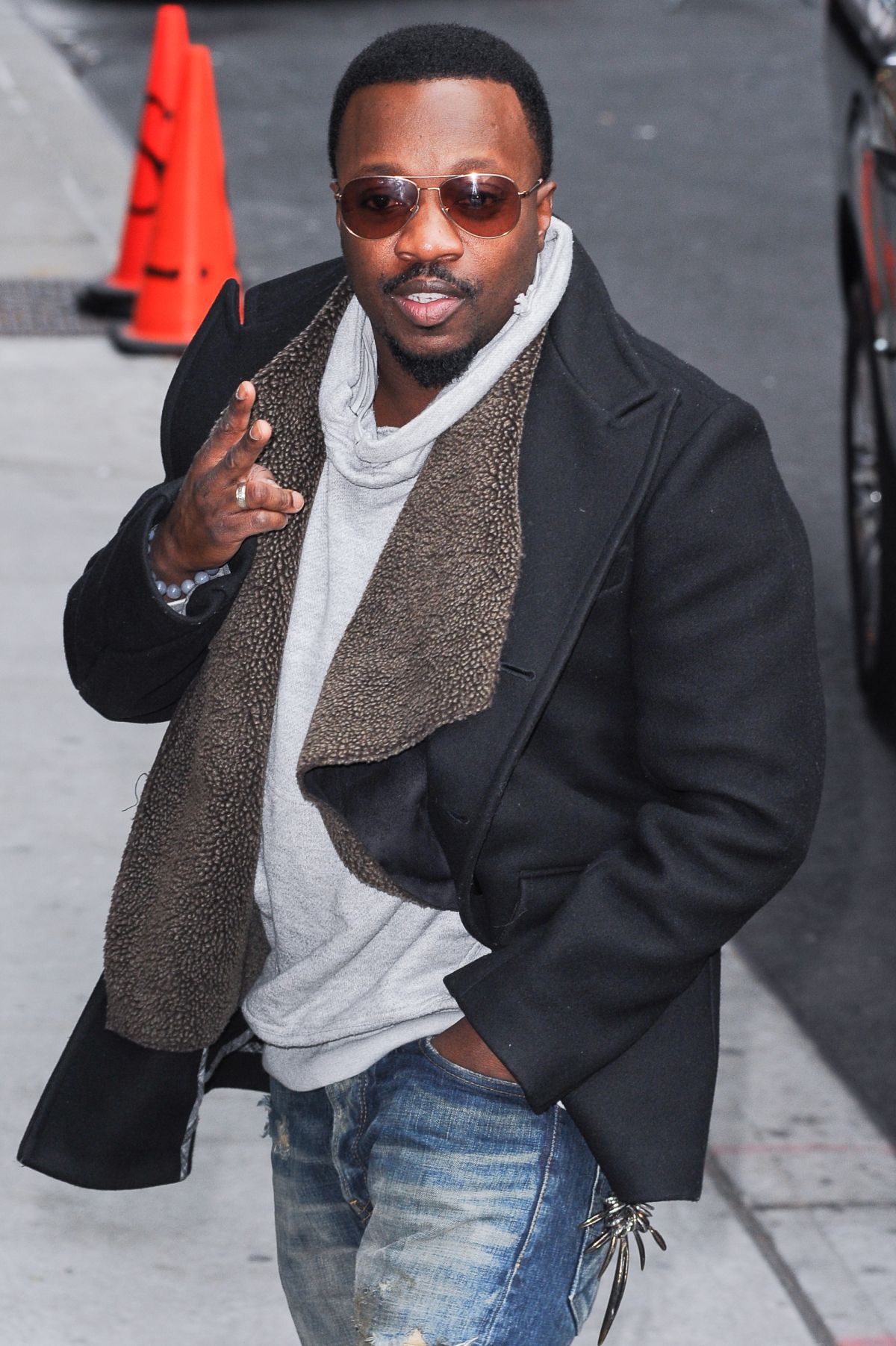 Anthony Hamilton Combines His Love Of Music & Food In New Book | Foxy ...
