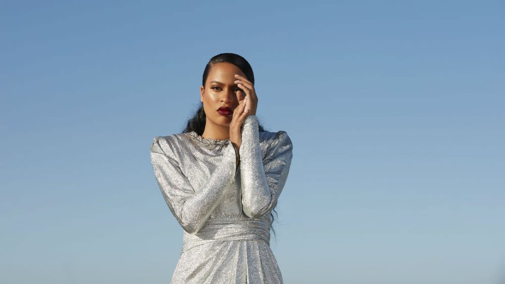 Stone Soul: Nicole Bus