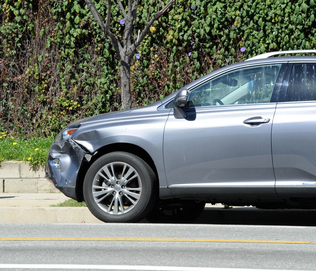 Natalie Portman's mom gets into a fender bender