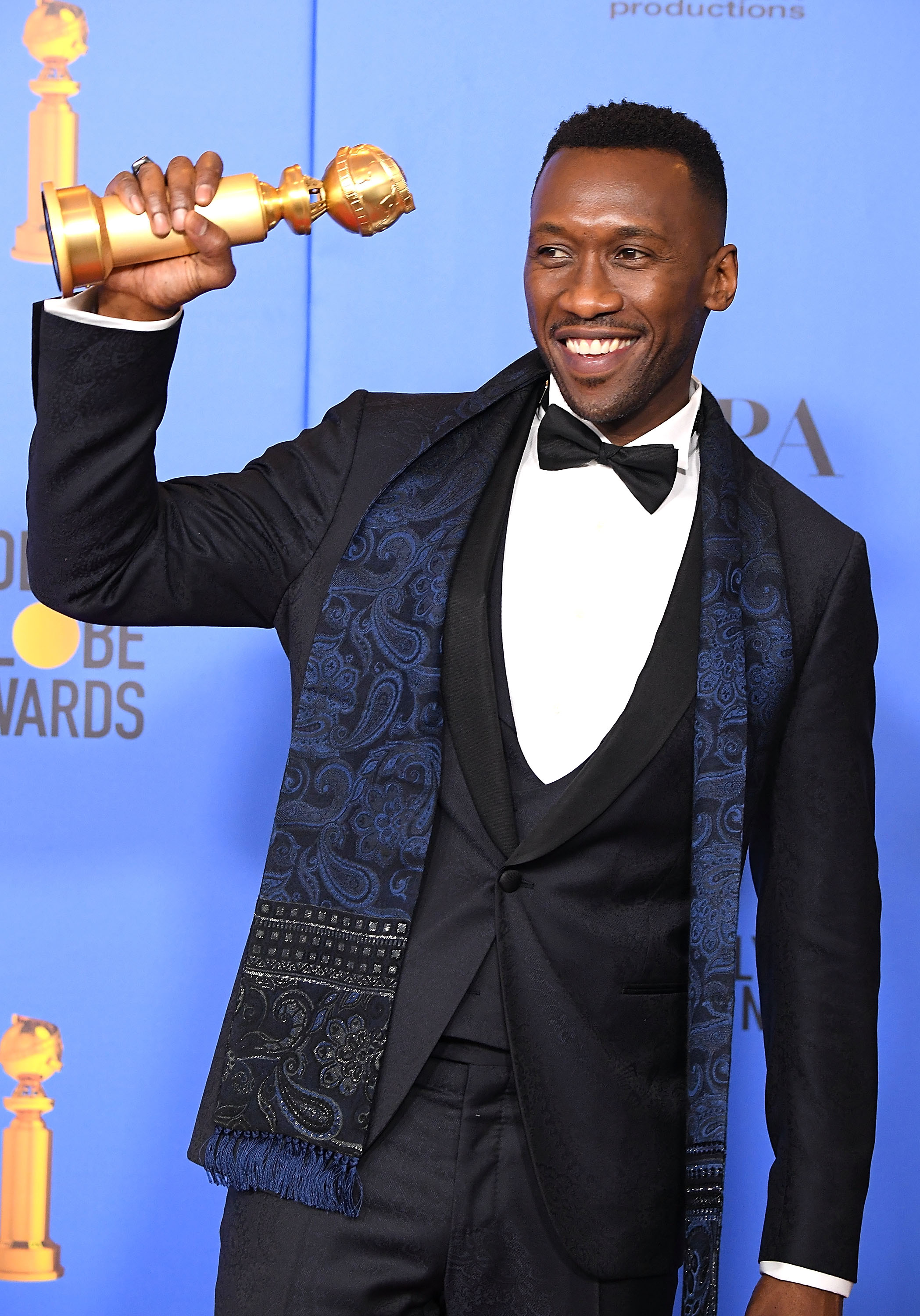 Mahershala Ali Poses At The 76th Golden Globes